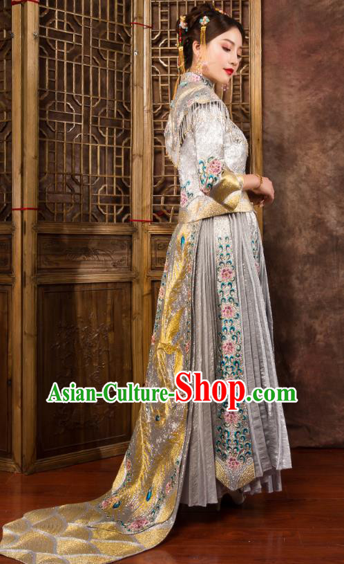 Traditional Chinese Wedding Costumes Ancient Bride Embroidered Peony Trailing XiuHe Suit for Women