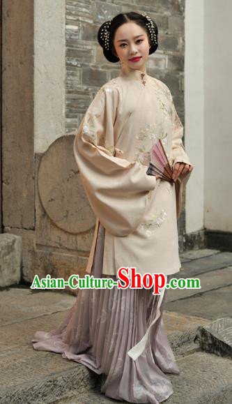 Chinese Ancient Ming Dynasty Princess Costume Embroidered Blouse and Skirt for Women