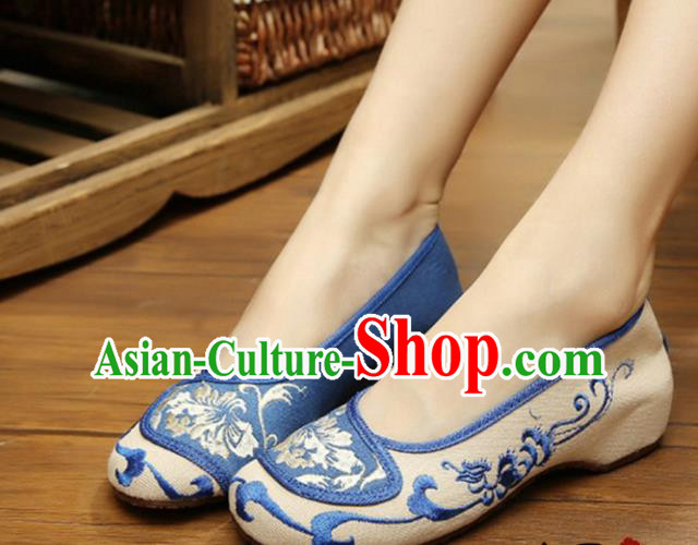 Chinese Ancient Handmade Embroidered Shoes Embroidery Blue Cloth Shoes for Women