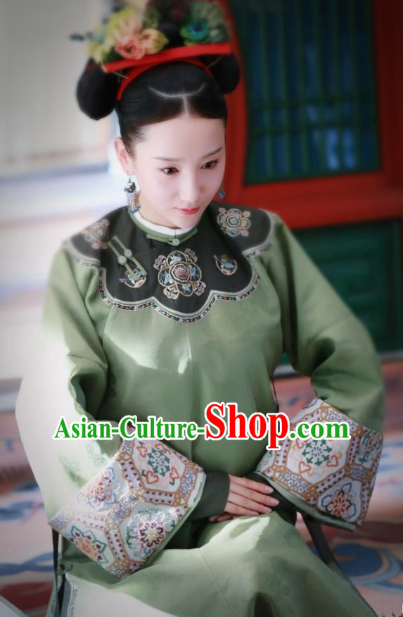 Story of Yanxi Palace Traditional Chinese Ancient Qing Dynasty Manchu Nobility Lady Embroidered Costumes and Headpiece for Women