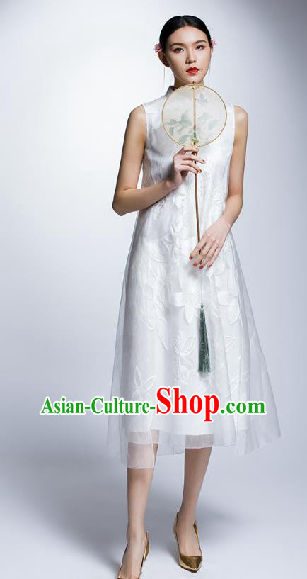 Chinese Traditional Embroidered White Cheongsam China National Costume Tang Suit Qipao Dress for Women