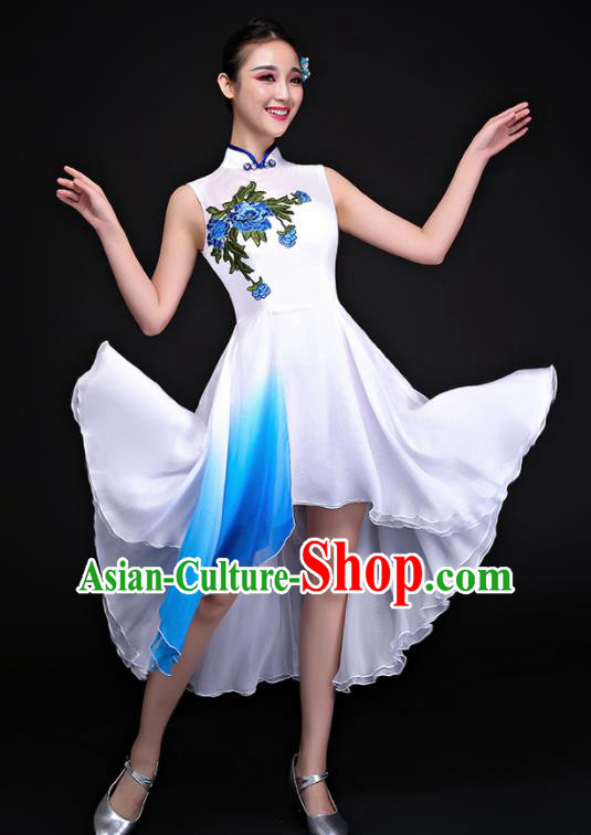 Chinese Traditional Umbrella Dance White Dress Classical Dance Chorus Costume for Women