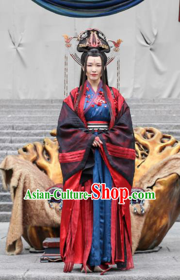 Chinese Ancient Female Castellan Swordswoman Embroidered Costumes and Headpiece for Women