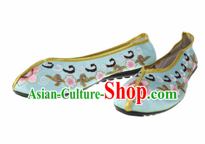 Asian Chinese Traditional Green Blood Stained Shoes Ancient Embroidered Shoes for Women