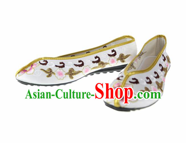 Asian Chinese Traditional White Blood Stained Shoes Ancient Embroidered Shoes for Women