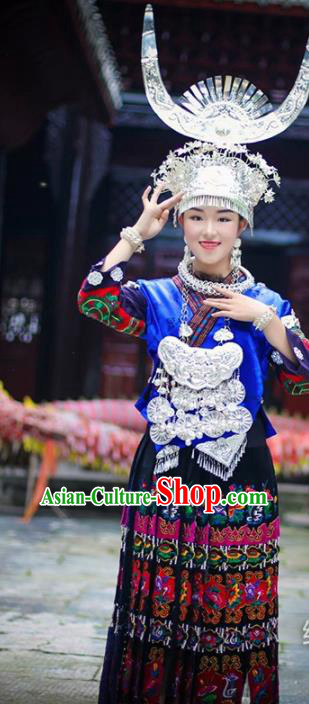 Chinese Traditional Miao Nationality Dress Embroidered Wedding Costumes and Headpiece for Women