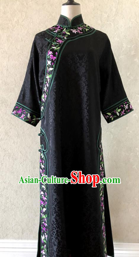 Traditional Chinese Handmade Embroidered Costume Tang Suit Embroidered Black Brocade Qipao Dress for Women