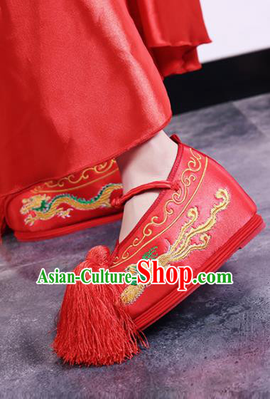 Traditional Chinese Shoes Wedding Shoes Ancient Princess Shoes Peking Opera Red Embroidered Shoes for Women