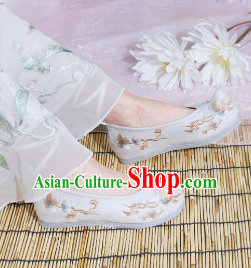 Chinese National Embroidered Magnolia White Shoes Ancient Traditional Princess Shoes Hanfu Shoes for Women