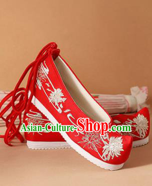 Chinese National Embroidered Chrysanthemum Red Shoes Ancient Traditional Princess Shoes Wedding Hanfu Shoes for Women