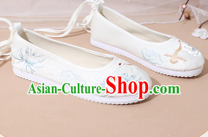 Chinese National Embroidery Lotus White Hanfu Shoes Traditional Princess Shoes Embroidered Shoes for Women