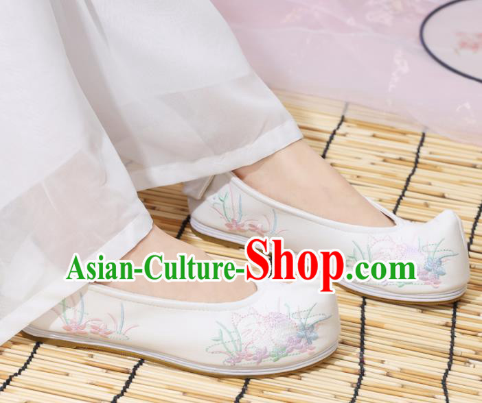 Traditional Chinese National Embroidered Orchid White Shoes Ancient Princess Cloth Shoes Handmade Hanfu Shoes for Women