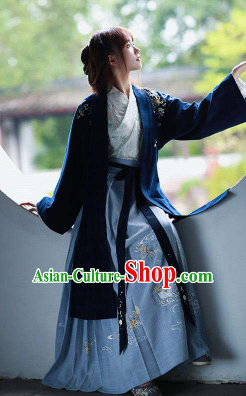 Traditional Chinese Song Dynasty Winter Historical Costumes Ancient Nobility Lady Hanfu Dress for Women