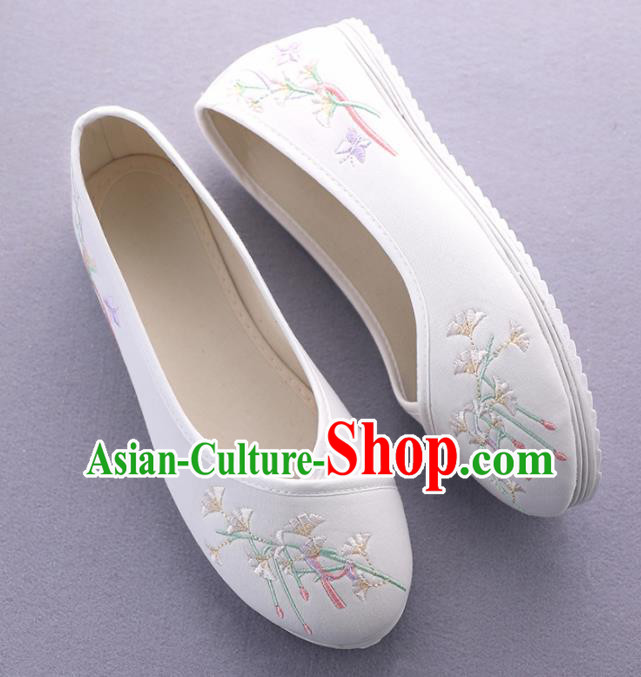 Traditional Chinese Ancient Princess White Embroidered Shoes Cloth Shoes Handmade Hanfu Shoes for Women