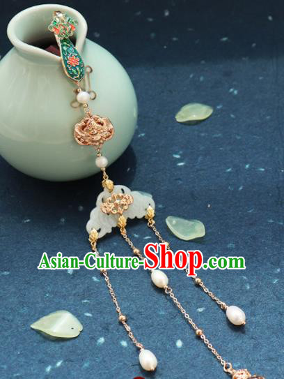 Traditional Chinese Handmade Jade Cloud Tassel Brooch Hanfu Breastpin Jewelry Accessories for Women