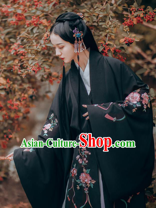 Traditional Chinese Ming Dynasty Imperial Consort Embroidered Dress Ancient Hanfu Court Replica Costumes for Women