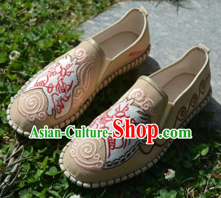 Traditional Chinese Embroidered Beige Shoes Handmade Flax Shoes National Multi Layered Cloth Shoes for Men