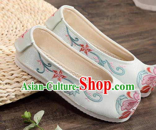 Traditional Chinese Embroidered Light Blue Shoes Handmade Cloth Shoes National Cloth Shoes for Women