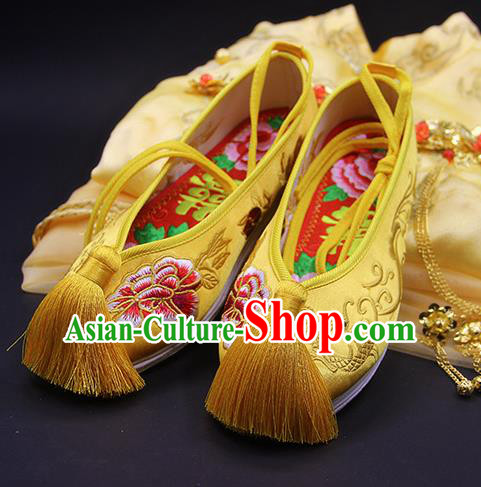 Traditional Chinese Handmade Embroidered Peony Yellow Shoes Hanfu Wedding Shoes National Cloth Shoes for Women