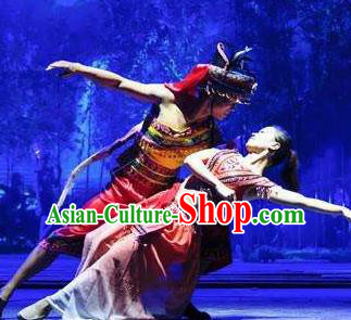 Chinese The Romantic Show of Sanya Stage Performance Ethnic Dance Costumes and Headpiece for Women for Men