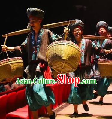 Chinese The Romantic Show of Guilin Stage Performance Zhuang Nationality Dance Costume for Men