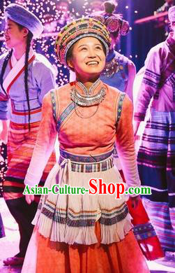 Chinese Encounter Lijiang Nu Ethnic Dance Dress Stage Performance Costume and Headpiece for Women