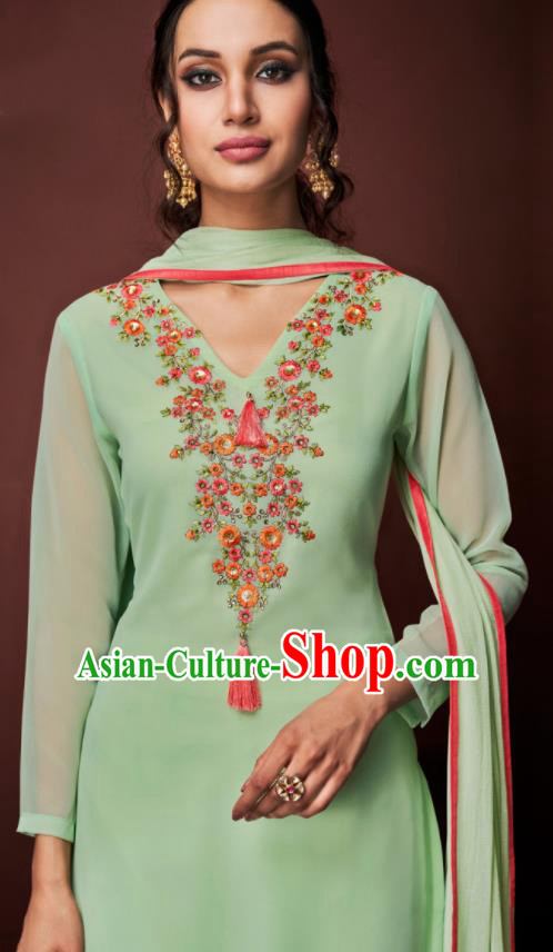 Asian Indian Punjabis Embroidered Green Blouse and Pants India Traditional Kurti Costumes Complete Set for Women