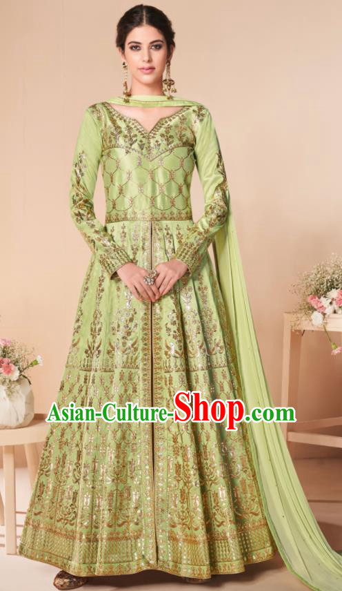 Asian Indian Lehenga Embroidered Light Green Silk Blened Dress India Traditional Bollywood Court Costumes for Women