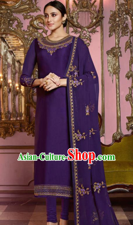 Asian Indian Punjabis Embroidered Deep Purple Satin Blouse and Pants India Traditional Lehenga Choli Costumes Complete Set for Women