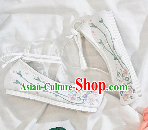 Traditional Chinese National Winter Shoes Embroidered White Shoes Hanfu Shoes for Women