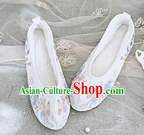 Traditional Chinese National Winter Shoes White Embroidered Shoes Hanfu Shoes for Women