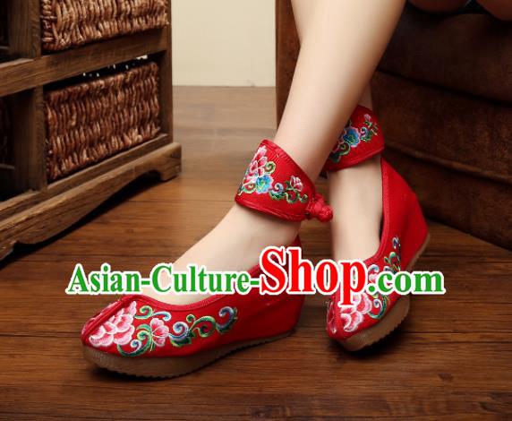 Traditional Chinese Old Beijing Bride Embroidery Peony Red Shoes National Embroidered Shoes Hanfu Shoes for Women