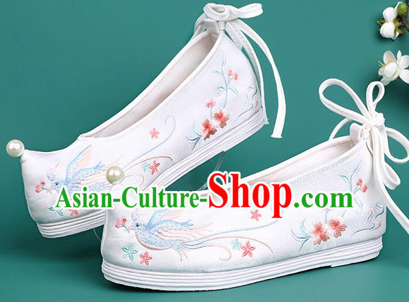 Chinese Traditional Embroidered Swallow White Shoes Hanfu Pearl Shoes Princess Shoes for Women