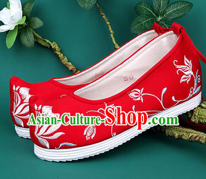 Chinese Wedding Embroidered Chrysanthemum Red Shoes Traditional Hanfu Shoes Princess Shoes for Women