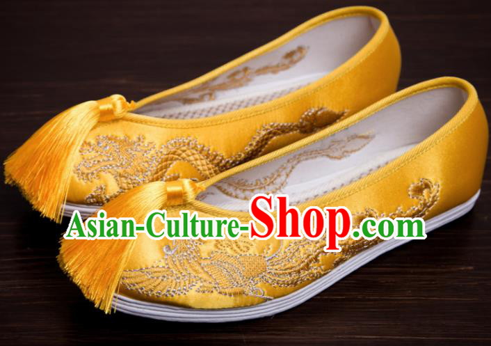 Traditional Chinese Handmade Golden Tassel Satin Shoes Hanfu Shoes Embroidered Shoes for Women