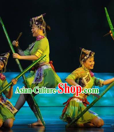 Impression Shanha Chinese She Nationality Dance Green Dress Stage Performance Dance Costume and Headpiece for Women