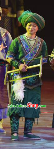 Huang Si Jie Chinese Tujia Minority Green Clothing Stage Performance Dance Costume and Headpiece for Men