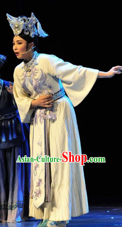 Drama Qian Yun Cliff Chinese Zhuang Nationality White Dress Stage Performance Dance Costume and Headpiece for Women