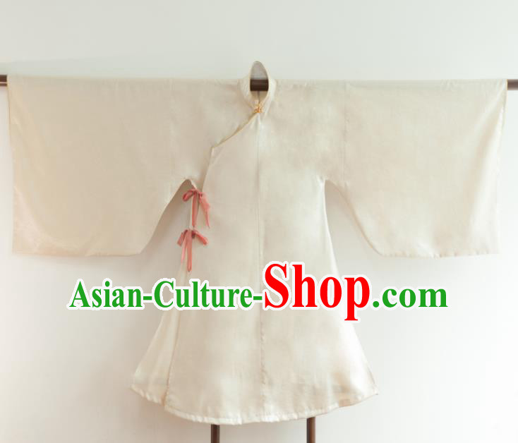 Chinese Ancient Princess Historical Costume Ming Dynasty White Silk Blouse for Women