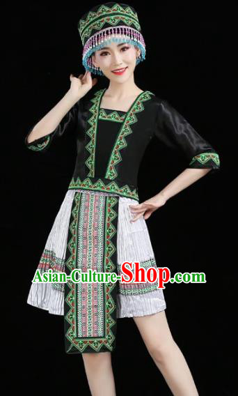 Chinese Traditional Zhuang Nationality Costume Ethnic Folk Dance White Pleated Skirt for Women