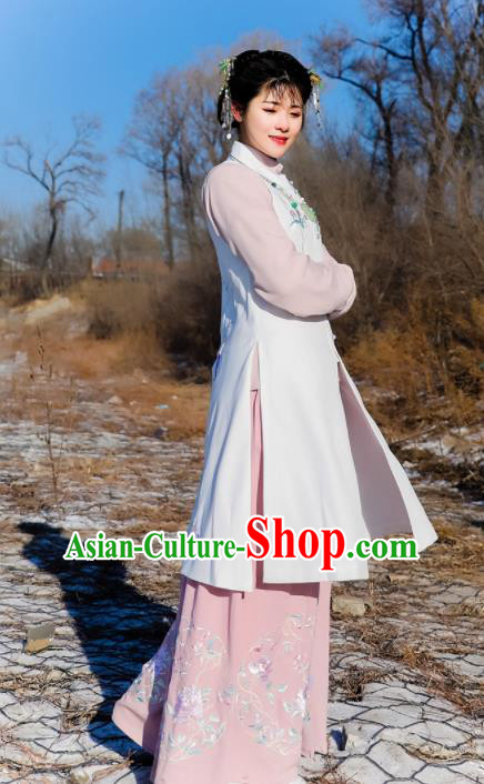 Chinese Ancient Ming Dynasty Aristocratic Lady Hanfu Dress Traditional Historical Costume for Women