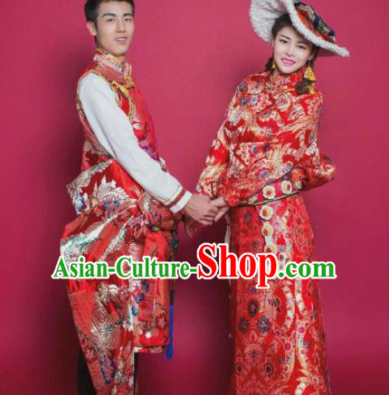 Chinese Traditional Tibetan Bride and Bridegroom Red Brocade Robes Zang Nationality Wedding Ethnic Costumes for Women for Men