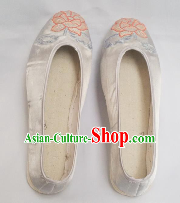 Chinese Ancient Princess Shoes Traditional White Satin Shoes Hanfu Shoes Embroidered Lotus Shoes for Women