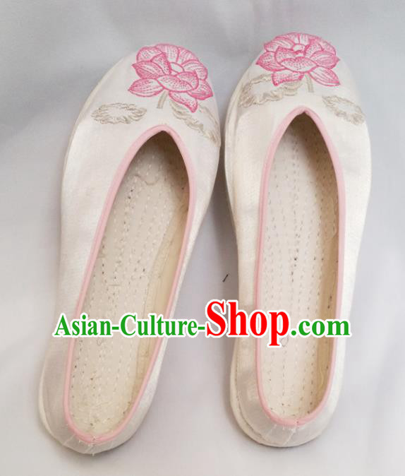 Chinese Ancient Princess Shoes Traditional Satin Shoes Hanfu Shoes White Embroidered Lotus Shoes for Women