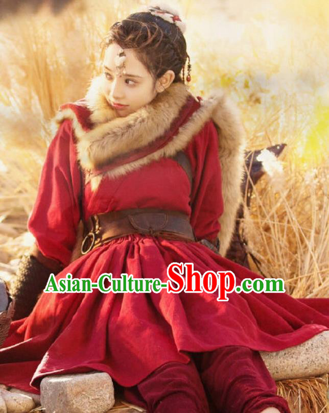 Chinese Traditional Ancient Ethnic Princess Red Hanfu Dress Tang Dynasty Swordswoman Historical Costume and Headpiece for Women