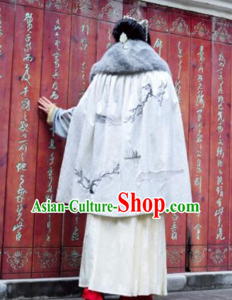 Traditional Chinese Ming Dynasty Princess White Cloak Ancient Embroidered Costume for Women