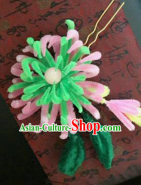 Traditional Chinese Ancient Qing Dynasty Light Green Velvet Chrysanthemum Hairpins Handmade Palace Hair Accessories for Women