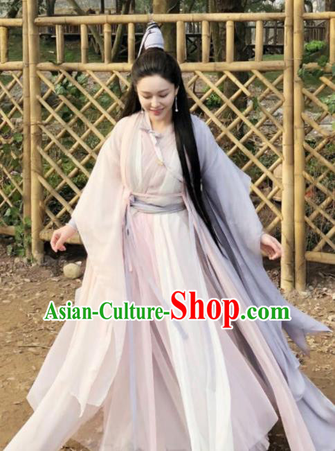 Chinese Ancient Taoist Nun Hanfu Dress Yuan Dynasty Drama Heavenly Sword Dragon Slaying Saber Swordswoman Historical Costume for Women