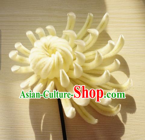 Chinese Handmade Palace White Chrysanthemum Velvet Hairpins Ancient Queen Hair Accessories Headwear for Women