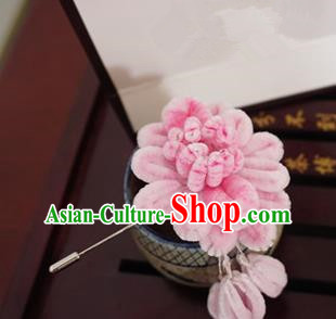 Handmade Chinese Classical Pink Velvet Chrysanthemum Brooch Ancient Palace Breastpin for Women